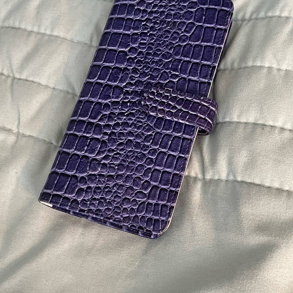 Crocodile Pattern Checkbook Wallet Case - Picture 1 of 5